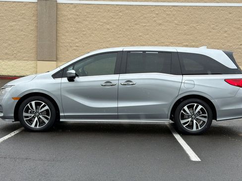 Used 2024 Honda Odyssey Touring image 7