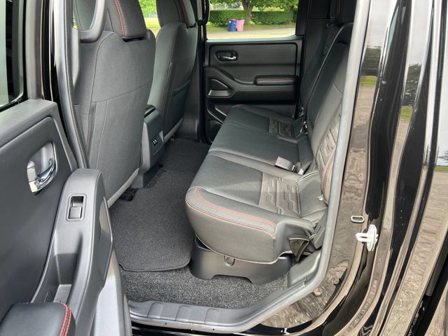 Used 2025 Nissan Frontier PRO-4X AWD/4WD image 27