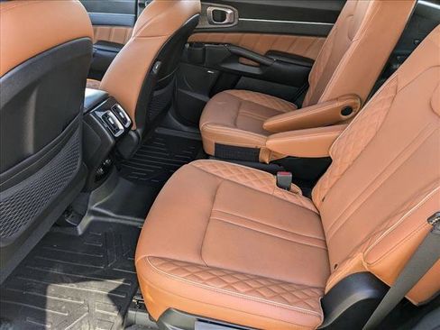 Used 2022 Kia Sorento SX Prestige w/ Rust Color Package image 18