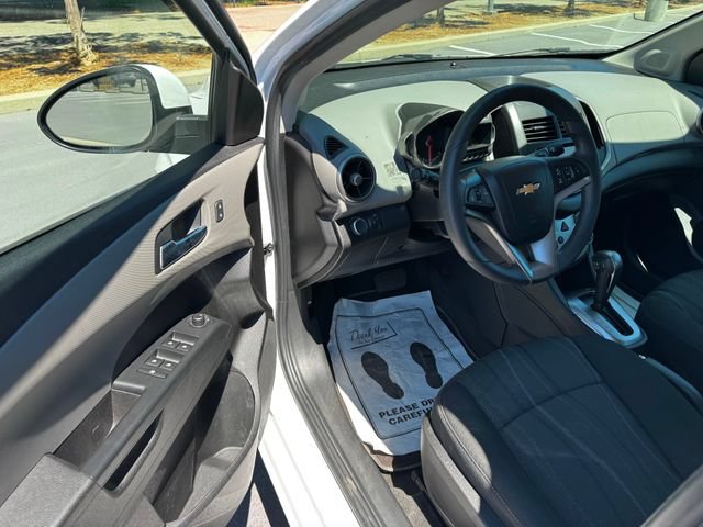 Used 2015 Chevrolet Sonic LT FWD image 21