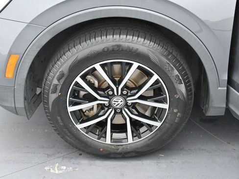 Used 2021 Volkswagen Tiguan SE FWD image 27