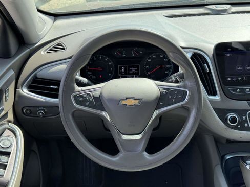 Used 2020 Chevrolet Malibu LT image 11