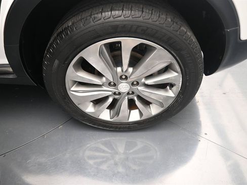 Used 2018 Buick Encore Preferred AWD/4WD image 18