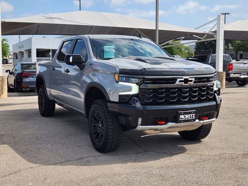 Used 2025 Chevrolet Silverado 1500 ZR2 w/ Technology Package image 3