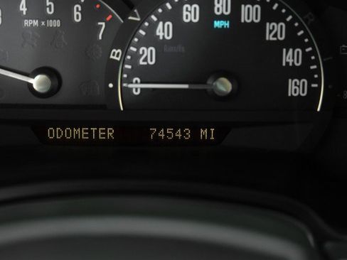 Used 2006 Cadillac XLR RWD image 17