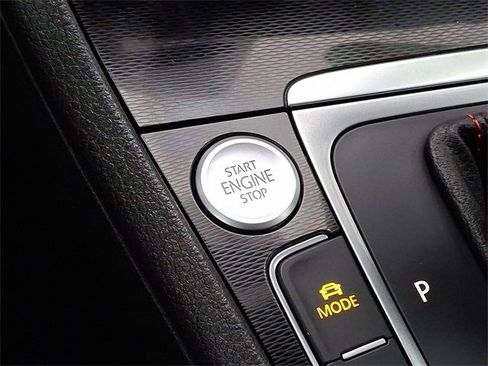 Used 2016 Volkswagen GTI SE image 26