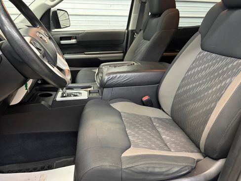 Used 2019 Toyota Tundra SR5 AWD/4WD image 8