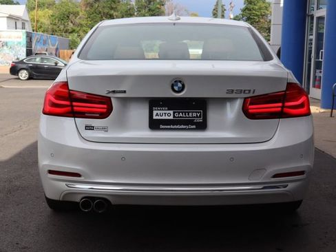 Used 2018 BMW 330i xDrive Sedan AWD/4WD image 4