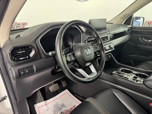 Used 2024 Honda Pilot Touring image 10