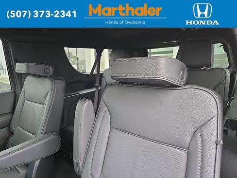 Used 2025 GMC Yukon XL Denali image 13