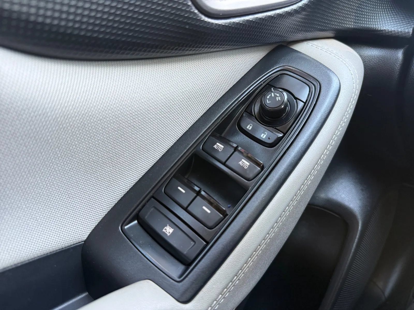 Used 2021 Subaru Forester Premium AWD/4WD image 35