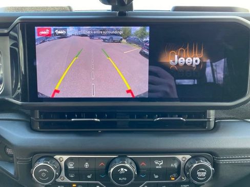 Used 2026 Jeep Wrangler Unlimited Rubicon AWD/4WD image 21