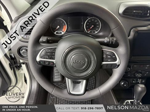 Used 2023 Jeep Renegade Latitude AWD/4WD image 20