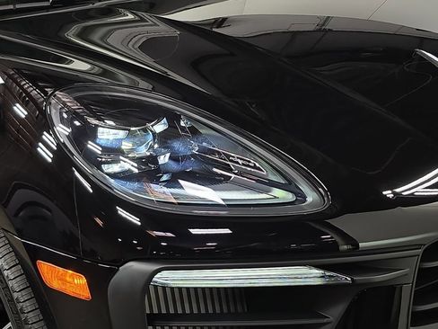 Certified 2026 Porsche Macan S AWD/4WD image 12