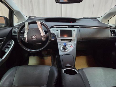 Used 2015 Toyota Prius Five w/ Advanced Technology Package FWD image 27
