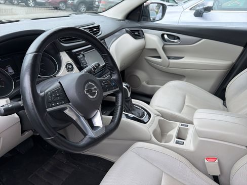 Used 2020 Nissan Rogue Sport SL image 8