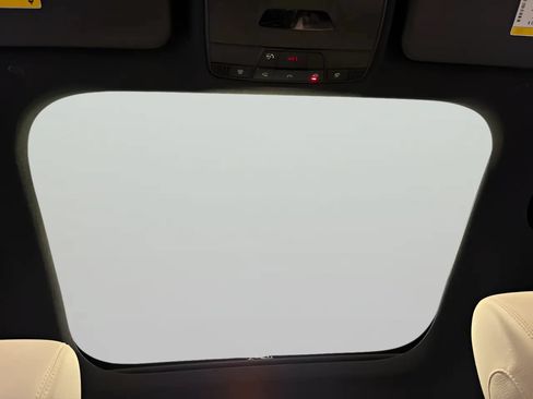 Used 2021 Mercedes-Benz E 350 Sedan image 28