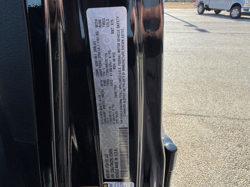 Used 2024 Jeep Gladiator Rubicon image 39