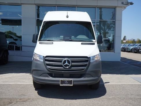 Used 2025 Mercedes-Benz Sprinter 2500 image 2