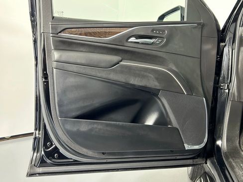Used 2021 Cadillac Escalade ESV Premium Luxury Platinum image 39