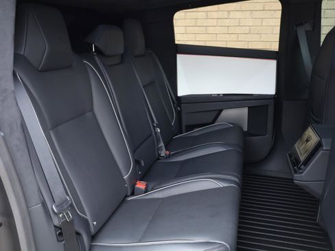 Used 2024 Tesla Cybertruck AWD Crew Cab image 24