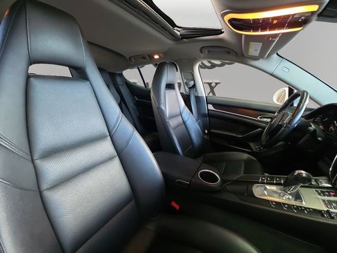 Used 2014 Porsche Panamera image 16