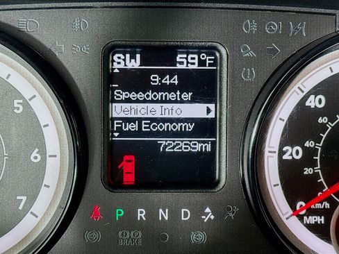 Used 2019 RAM 1500 Classic SLT image 15