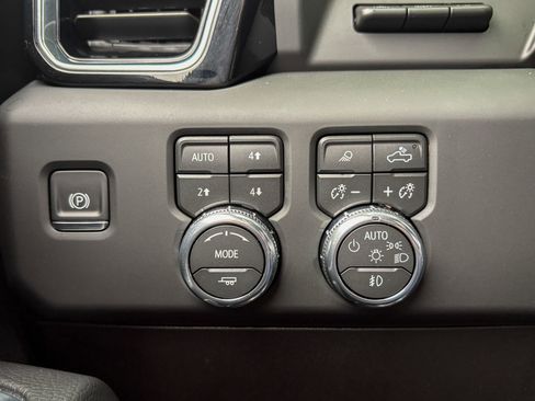 Used 2026 GMC Sierra 2500 Denali w/ Technology Package AWD/4WD image 36