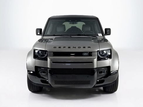 Used 2025 Land Rover Defender 110 X-Dynamic SE AWD/4WD image 8