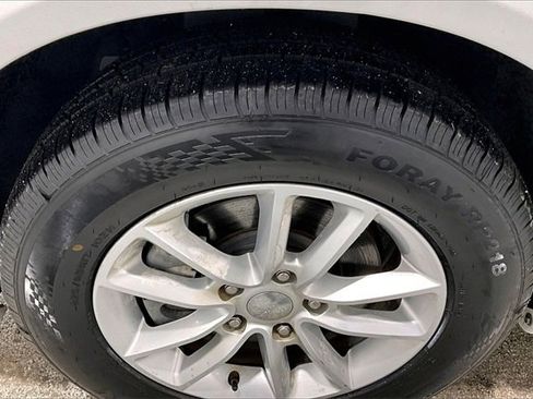 Used 2019 Dodge Grand Caravan SE w/ UConnect Hands-Free Group image 36