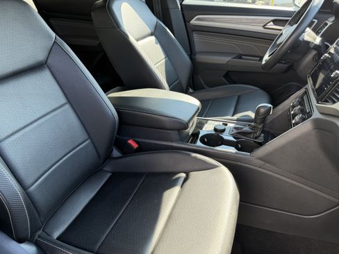 Used 2023 Volkswagen Atlas Cross Sport SE w/ Panoramic Sunroof Package AWD/4WD image 36