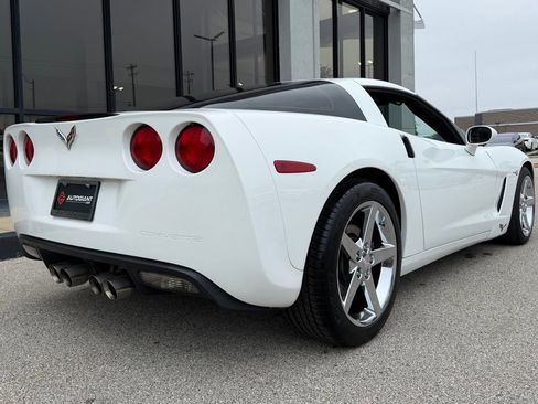 Used 2011 Chevrolet Corvette Coupe w/ 1LT RWD image 12
