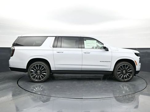 New 2026 Chevrolet Suburban High Country AWD/4WD image 11