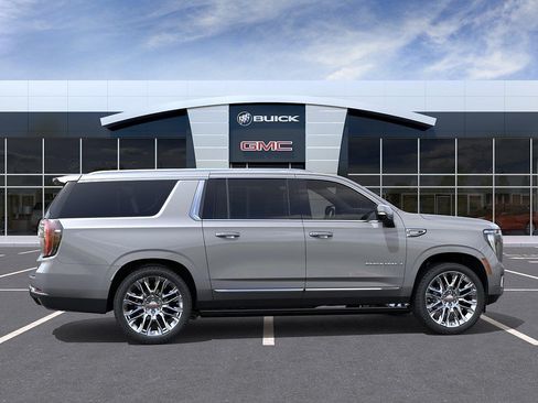 New 2026 GMC Yukon XL Denali w/ Denali Reserve Package AWD/4WD image 5