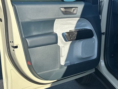 New 2025 Ford Maverick XLT w/ XLT Luxury Package image 10