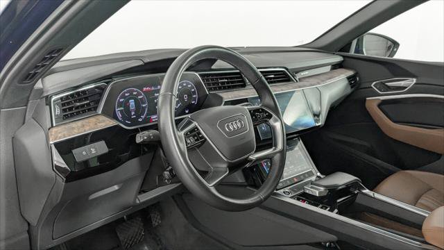 Used 2022 Audi e-tron Premium AWD/4WD image 24
