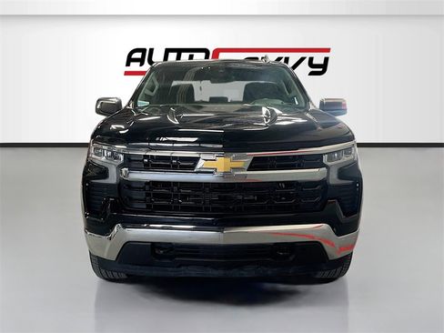 Used 2023 Chevrolet Silverado 1500 LT image 2