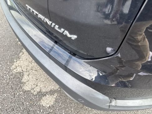 Used 2019 Ford Edge Titanium AWD/4WD image 8