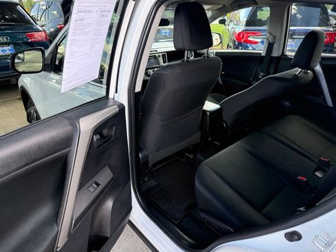Used 2016 Toyota RAV4 LE AWD/4WD image 13