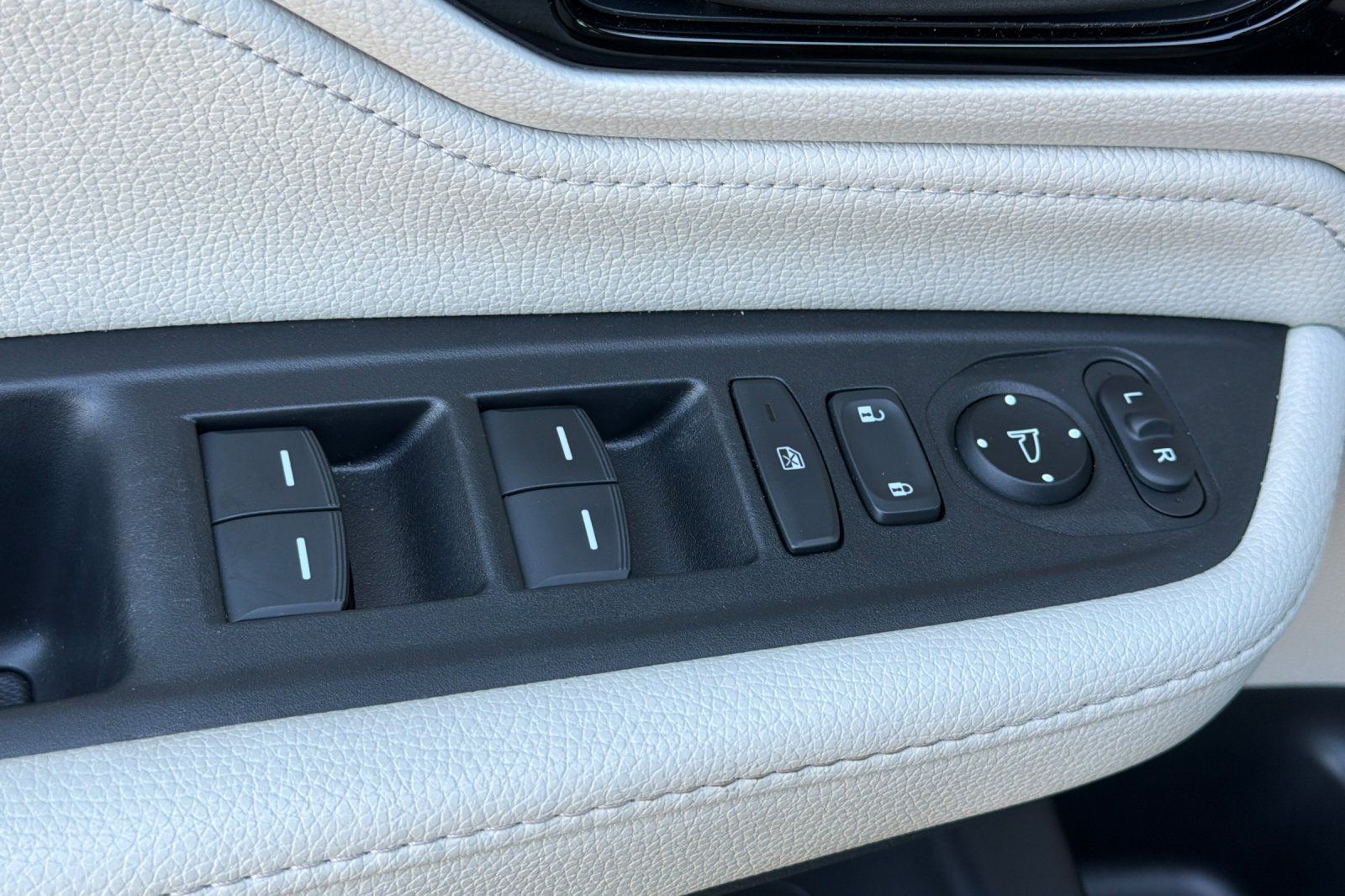 Used 2026 Honda Odyssey Touring image 14