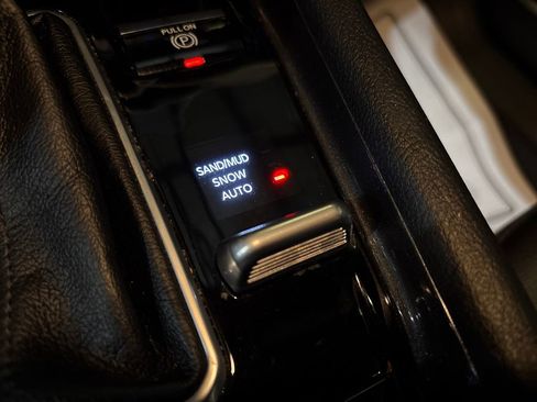 Used 2024 Jeep Compass Latitude w/ Convenience Group image 30