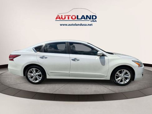 Used 2015 Nissan Altima 2.5 SL w/ Technology Package FWD image 3