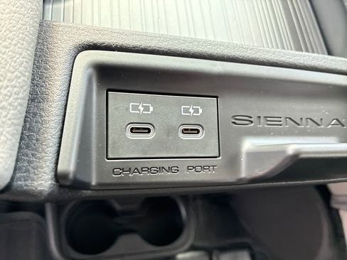 New 2026 Toyota Sienna LE image 27