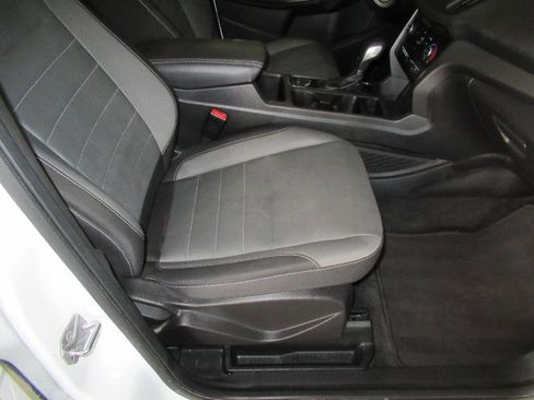 Used 2019 Ford Escape S image 25