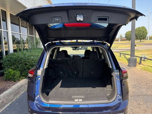 Used 2025 Nissan Rogue SV FWD image 28