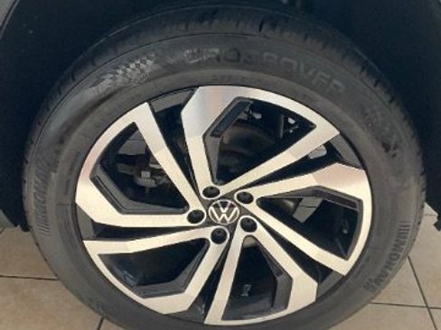 Used 2022 Volkswagen Atlas Cross Sport SEL w/ Cross Sport MDO Package AWD/4WD image 27