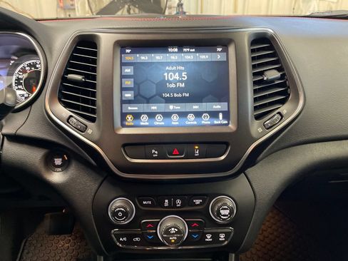 Used 2021 Jeep Cherokee Trailhawk w/ Trailer Tow Group AWD/4WD image 19
