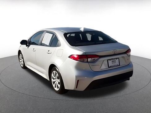Used 2025 Toyota Corolla LE image 8
