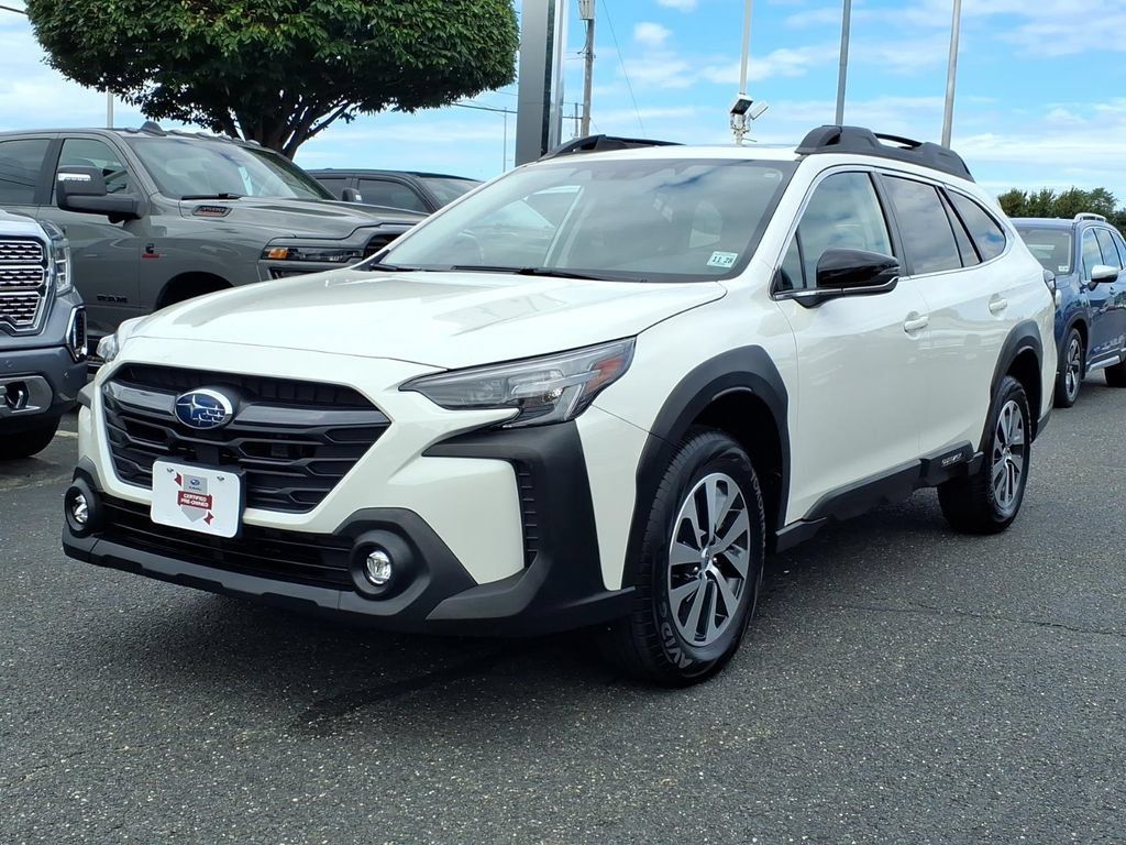 Certified 2024 Subaru Outback Premium AWD/4WD image 3