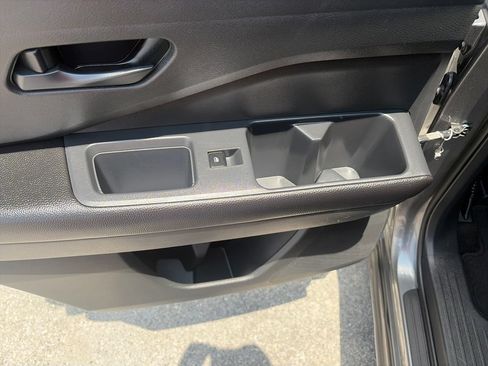Used 2024 Nissan Pathfinder SV AWD/4WD image 38